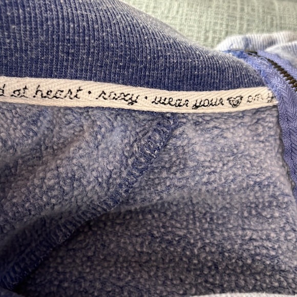 Roxy blue wild at heart sweatshirt in size x-large.💜 - Picture 9 of 9